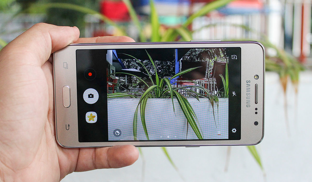 Image result for kamera Samsung Galaxy J2 Prime