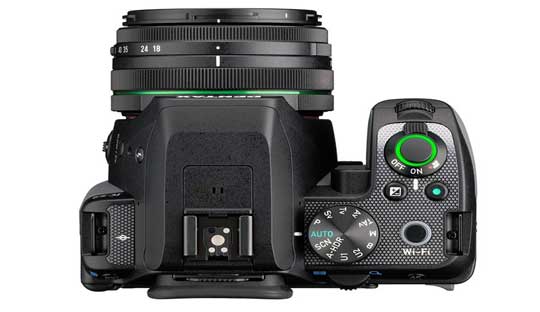 Pentax-K-S2-the-world's-smallest-dustproof-and-weather-resistant-Camera