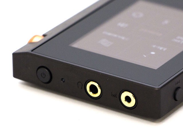 Portable audio Player with WiFi