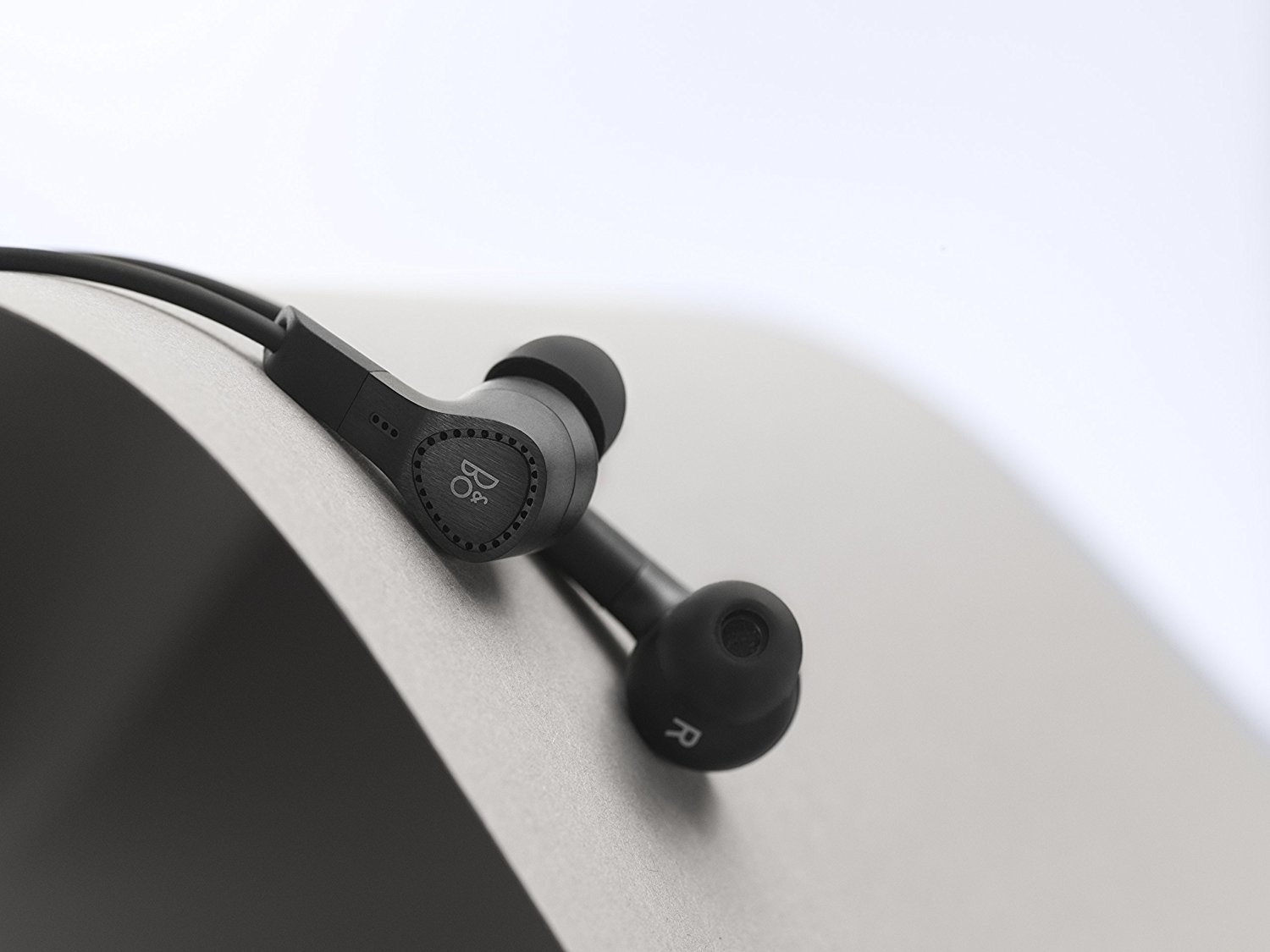 BeoPlay E4