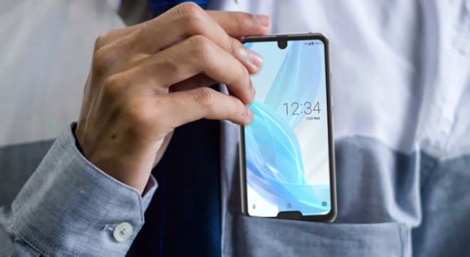 Sharp Aquos R2 Compact With Two Notch