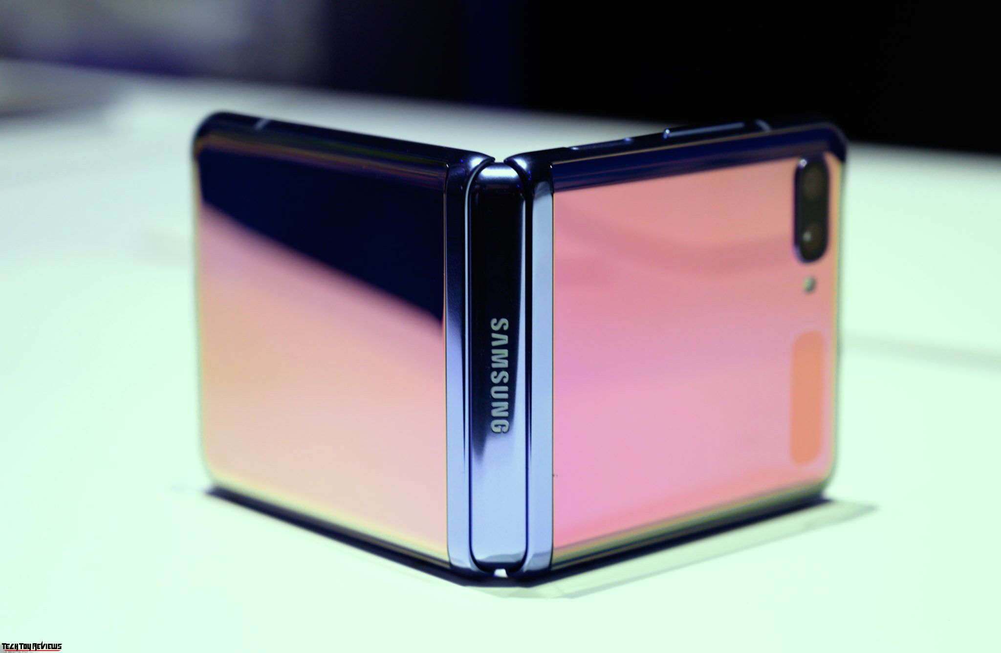 Samsung Z Flip Phone Dual-SIM Unlocked model now available via BH Photo ...