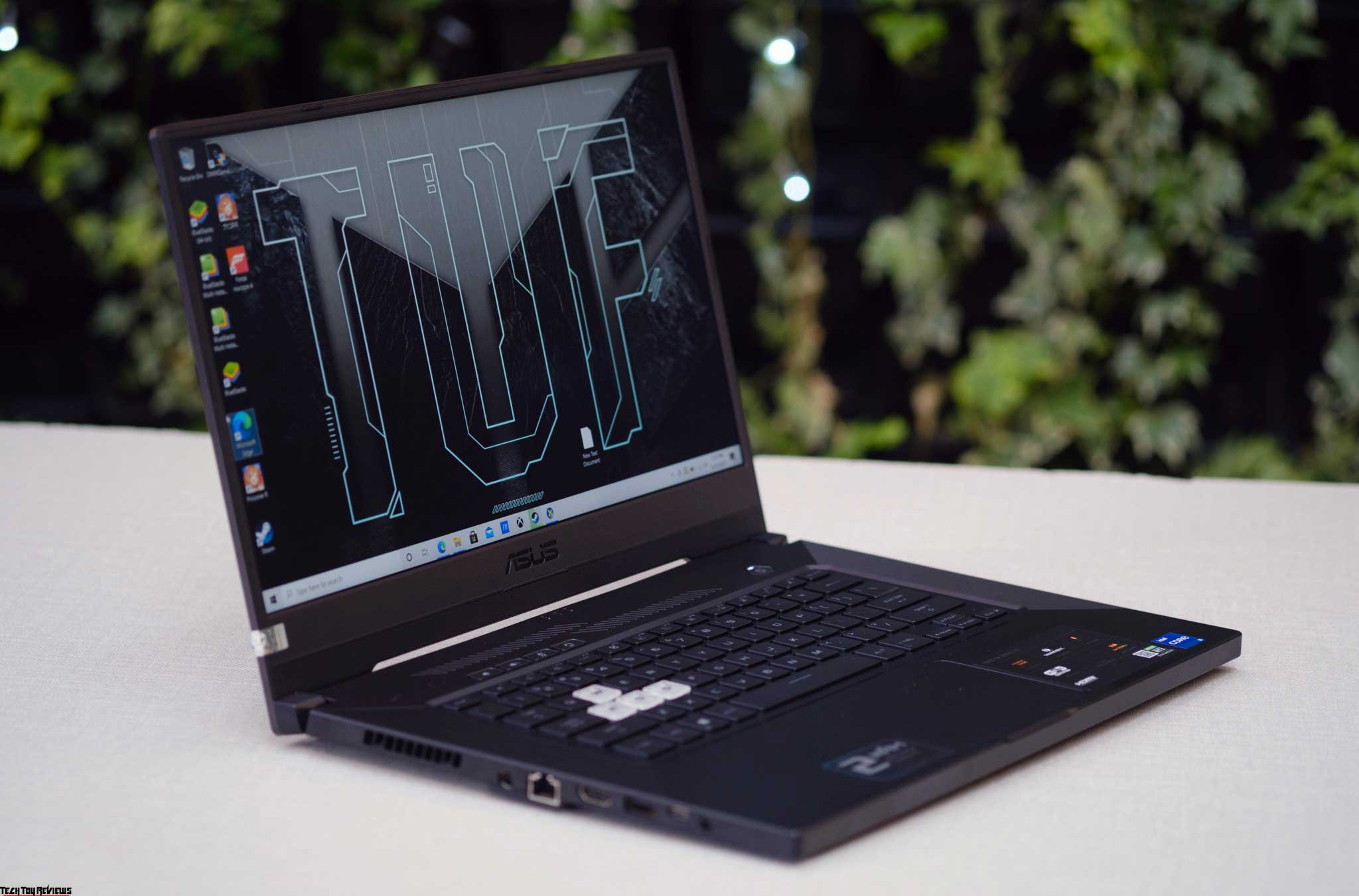 Asus TUF Dash F15 Review: Good Performance, But Questions Remain