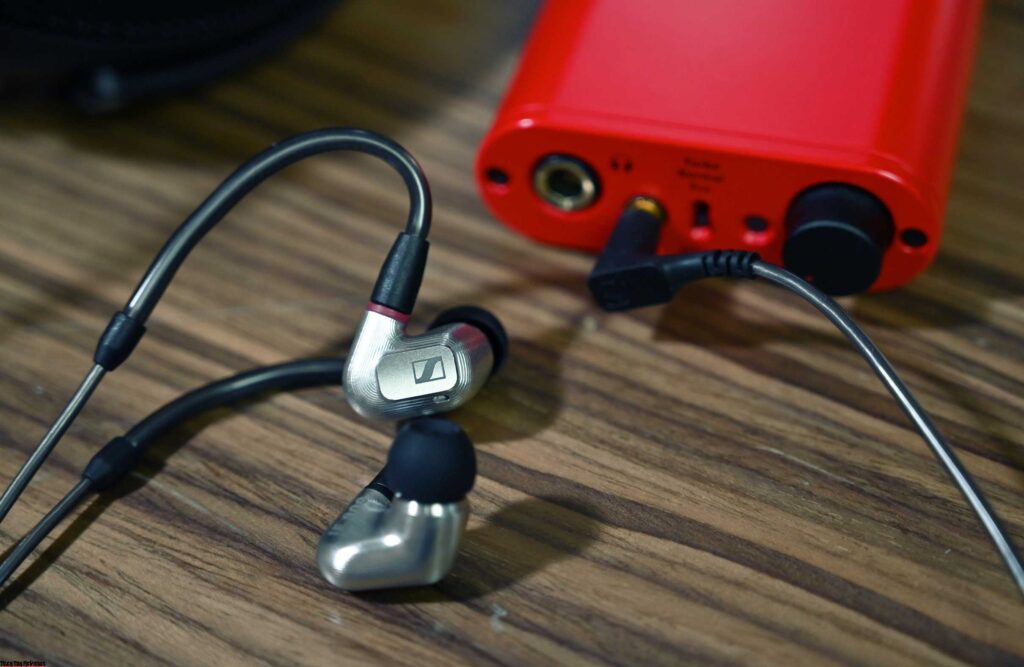 iFi iDSD Diablo Review: Portable DAC/Headphone Amp with Realistic Sound