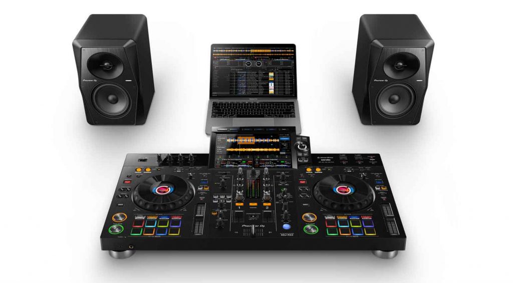 Pioneer DJ XDJ-RX3 DJ equipment packages Pioneer DJ controller