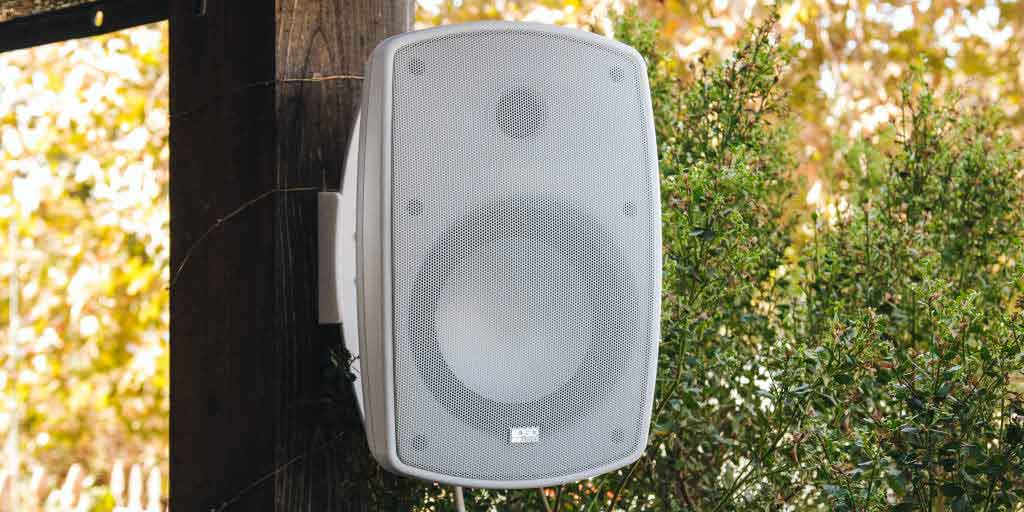 What Are the 5 Main Benefits of Dante Speakers
