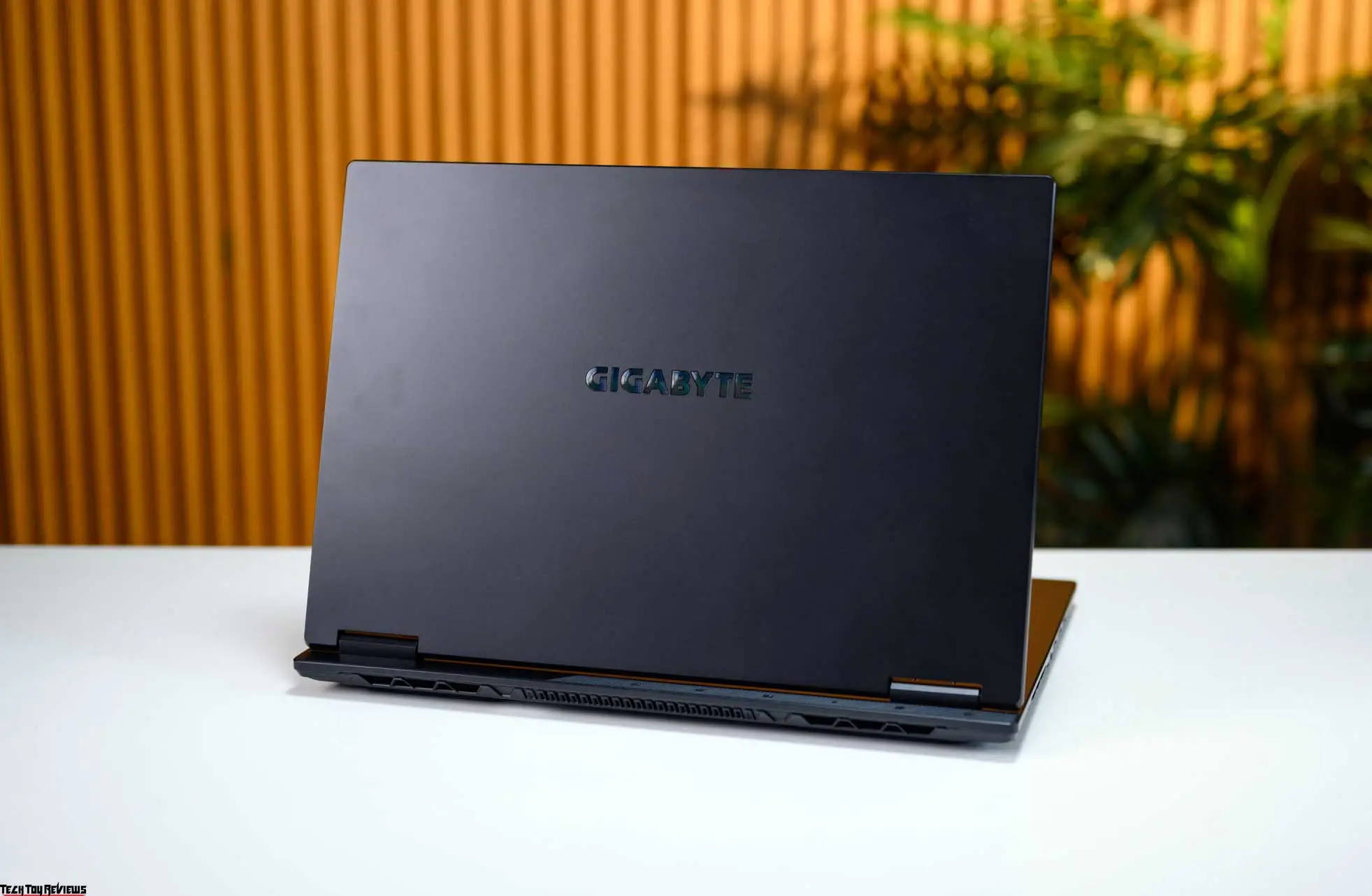 Gigabyte Gaming A16 Review: How Good Is the RTX 5050?